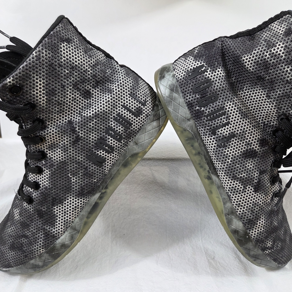 NOBULL Unisex in Black and Gray  Work Out Shoe Womens Size 10 Or Mens 8.5